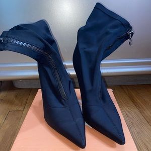 Black Pointed Stretch Heels w| Front Zipper